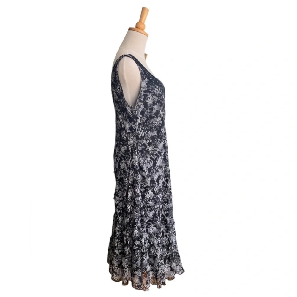 Laura Plus Floral Crochet Front Dress - Picture 3 of 8